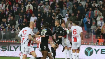 Süper Lig’den düşen üçüncü takım belli oldu! Anadolu devi Süper Lig’e veda etti…