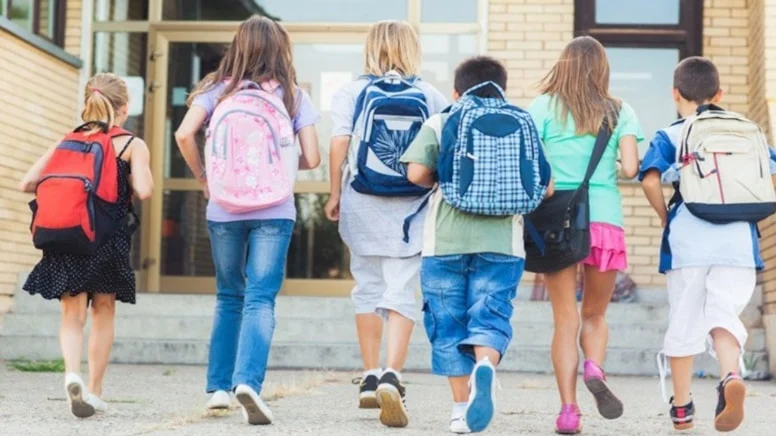 Komşuda salgın patladı, 9 okul apar topar kapatıldı!
