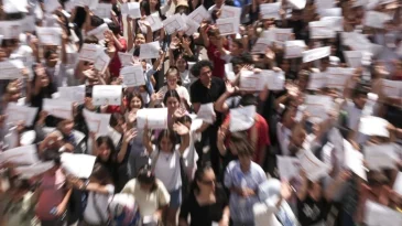 Bakan Tekin duyurdu: Okul kıyafet yönetmeliğinde değişiklik