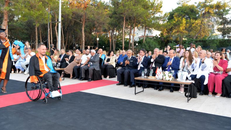 Onbeş Kasım Kıbrıs Üniversitesi mezuniyet töreni gerçekleşti