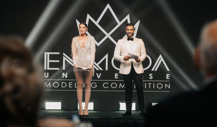 EN MODA UNIVERSE İLK KEZ SAHNEYE ÇIKTI