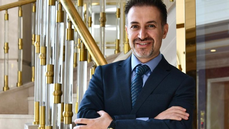 “Bilimin Işığında, İnsana Dokunan Cerrahi: Doç. Dr. Çetin Altunal Anlatıyor:”